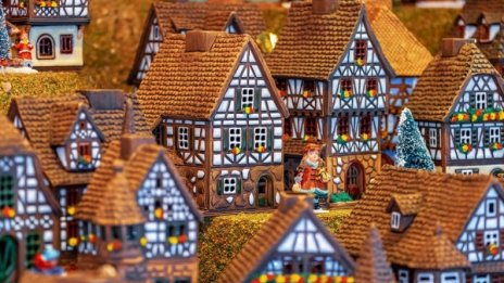 Ученици дариха 3500 лв. на детско отделение в ИСУЛ