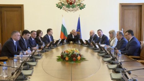 Път без винетка? Може, ако общината се грижи за него сама!