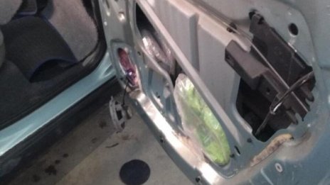 Спипаха автомобил, тапициран с тютюн за наргиле