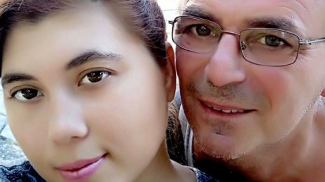 Той на 65, тя на 25 и една луда ревност, довела до... нож в сърцето