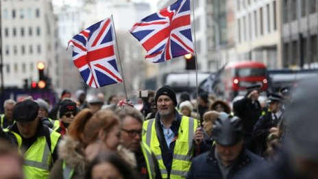 Брюксел натиска Лондон за Brexit сделката