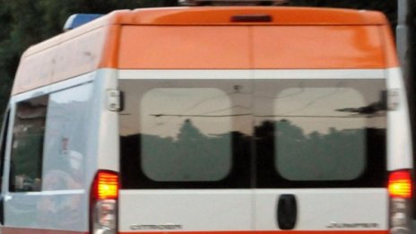 Кола се обърна в дере във Варненско, загина жена