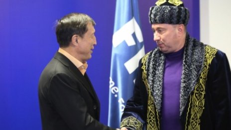 Официално: Казахстан и Мъри Стоилов се разделиха