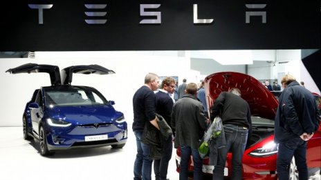 Съкращения в Tesla, освобождават 7% от служителите