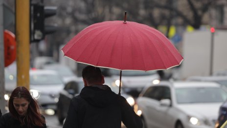 Дъжд, облаци и хладно време в цялата страна