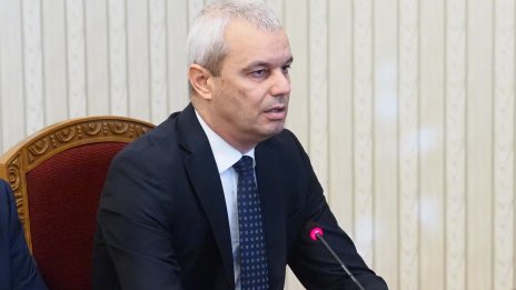 Костадинов поиска 100% машинно гласуване и място в ЦИК