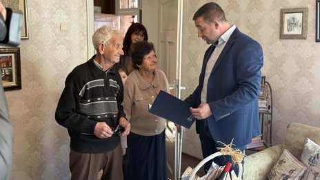 Рекордьори: Петър и Йорданка със 73 години брачен живот