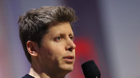Сам Алтман: Светът трябва да приеме, че се случват и лоши неща заради AI