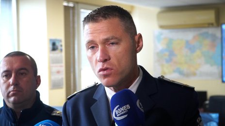 Повече камери и полицейски екипи по празниците, предупредиха за "черен лед" 