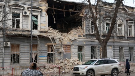 От играчка до оръжие: Трансформацията на дроновете във войната в Украйна