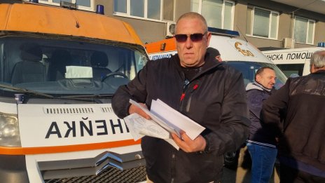 Шофьори на линейки в Бургас на протест заради глоби за превишена скорост 