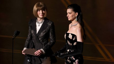 Ана Уинтур и Ан Хатауей с уникална съвместна поява на наградите &bdquo;Оскар&ldquo;