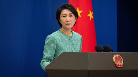 Китай отрече да е доставял оръжия или военна техника на Русия