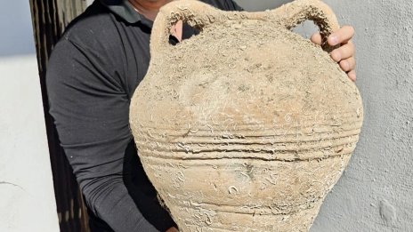 ГДБОП и НИМ спасиха ценни амфори от Черно море