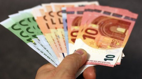 Влизането в еврозоната нито ще ни направи значително по-богати, нито ще обеднеем