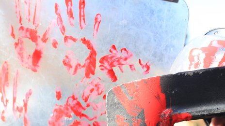 Обезглавено тяло на жена е открито в контейнер за боклук в Истанбул