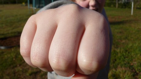 12-годишна почина след бой с връстничка