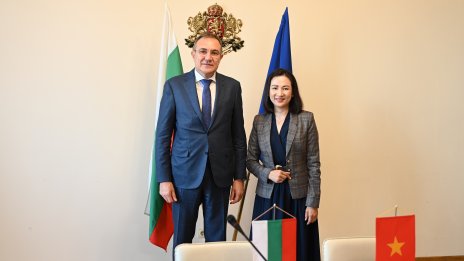 България обмисля да наема работници от Виетнам