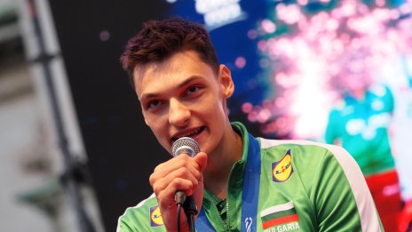 Алекс Николов е най-полезен играч за месец октомври в Суперлига