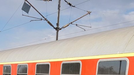 Божидар не издържа! Влаковото селфи му взе живота