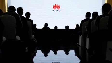 САЩ повдигнаха обвинения срещу Huawei 