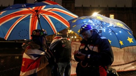 След Brexit: 90 000 българи с нови паспорти във Великобритания