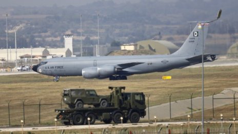 Самолети на САЩ на разузнаване осем часа край Крим