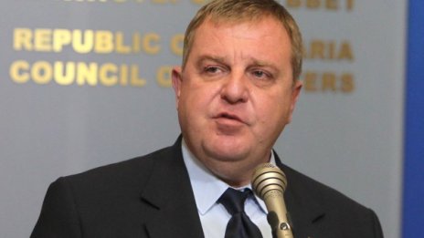 Каракачанов към колегата си от Швеция: Избрахме F-16 