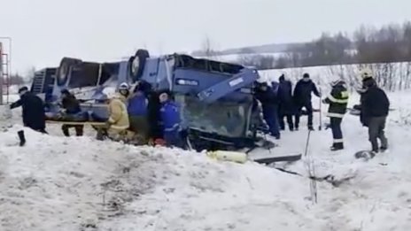 Тежка катастрофа в Русия, седем души загинаха