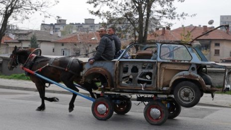 Край с моркова, време било за тоягата: Само труд и образование за ромите! 