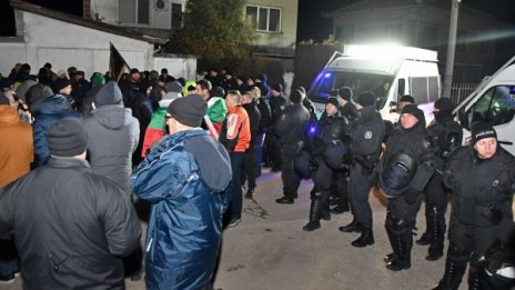 След преговори: Ромите си тръгнаха от Войводиново