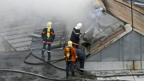 Пожар в къща в Пловдивско, загина 33-годишен мъж