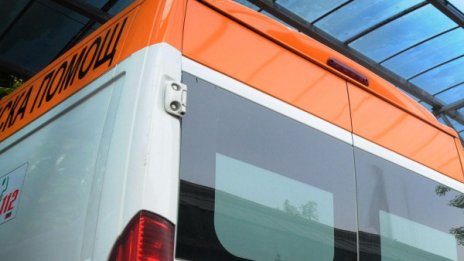 Задържаха мъж, държал се грубо и агресивно към медик