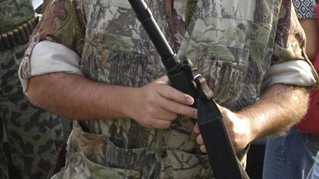 Бракониери стреляха по служебна кола в "Дуранкулак"