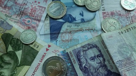 Доходите ни – растат, разходите – също! Харчим най-много за храна