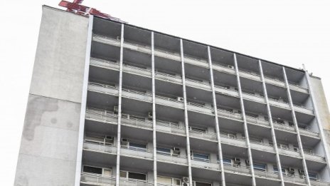 Почина жената, която се подпали заради бедност 