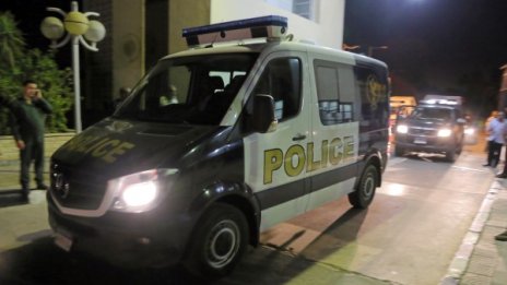 Екстремист взриви бомба в Кайро, загинаха двама полицаи 