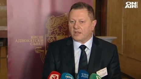 Адвокати настояват за защита на професионалната тайна