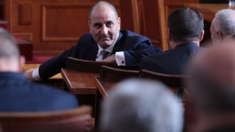 ГЕРБ и Патриотите обсъждат президентското вето за ИК