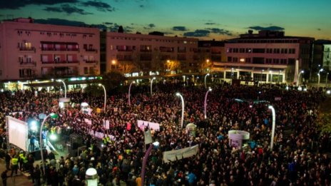 Хиляди на протест в Черна гора срещу президента Джуканович