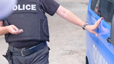 След акцията в "Орландовци" - 15 в ареста, полицаи сред престъпниците? 