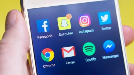 Facebook губи популярност сред милениумите