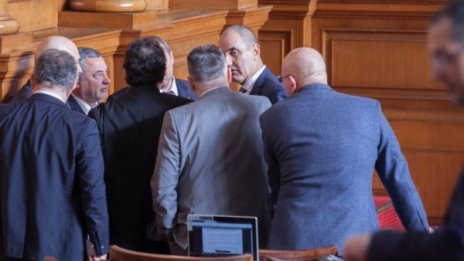 "Воля" излиза, но няма криза! Кворумът – от ГЕРБ и ОП с дисциплина