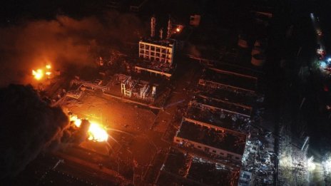 Нарасна броят на жертвите след взрива в китайски завод