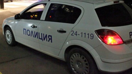 Обраха майката на Евгения Банева пред дома й 
