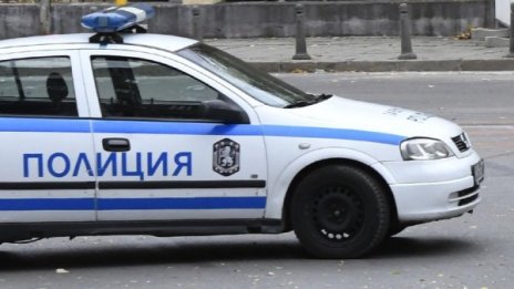 Шофьор без книжка опита да избяга от полицаите