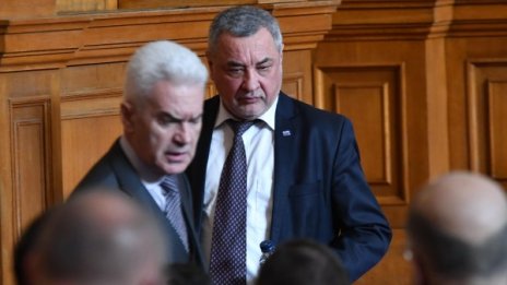  Отношението към Русия разделя Патриотите