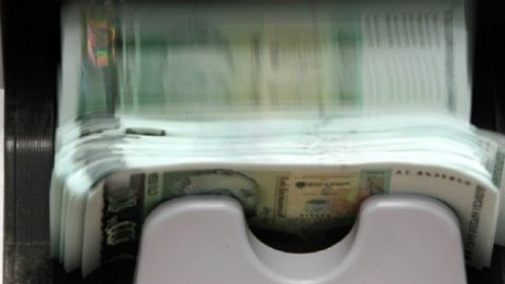 BG длъжникът - образован мъж на 30 г. и на трудов договор