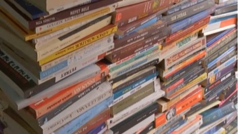 Четящите боклукчии на Анкара: Спасителите на книгите от сметището