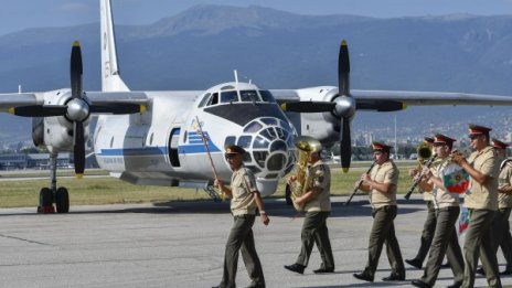Авиобазите Враждебна и Безмер с вход свободен 